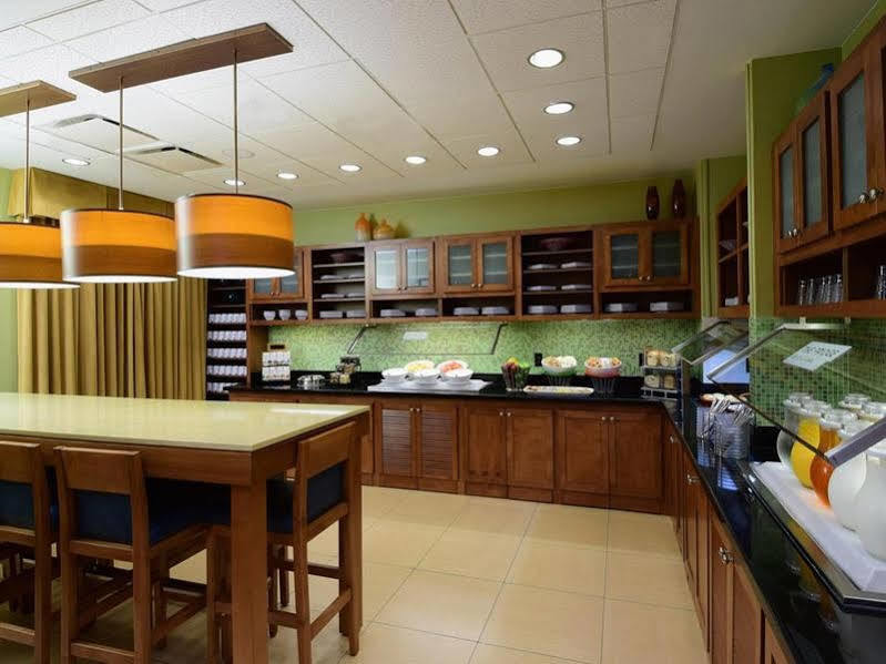 Hyatt Place Dallas Las Colinas Irving Bagian luar foto